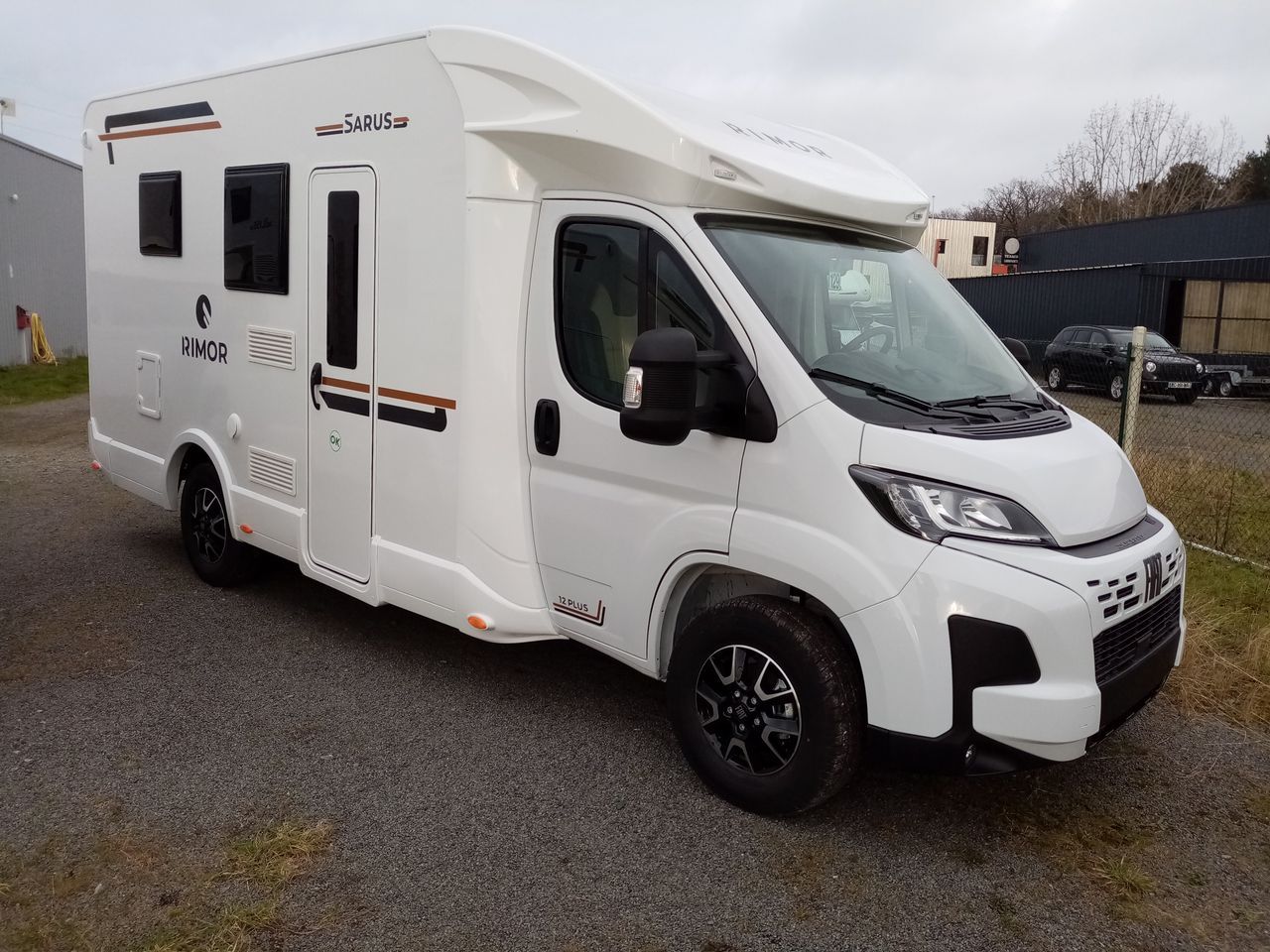 Camping-car RIMOR SARUS 12 PLUS 6 PL ET CG